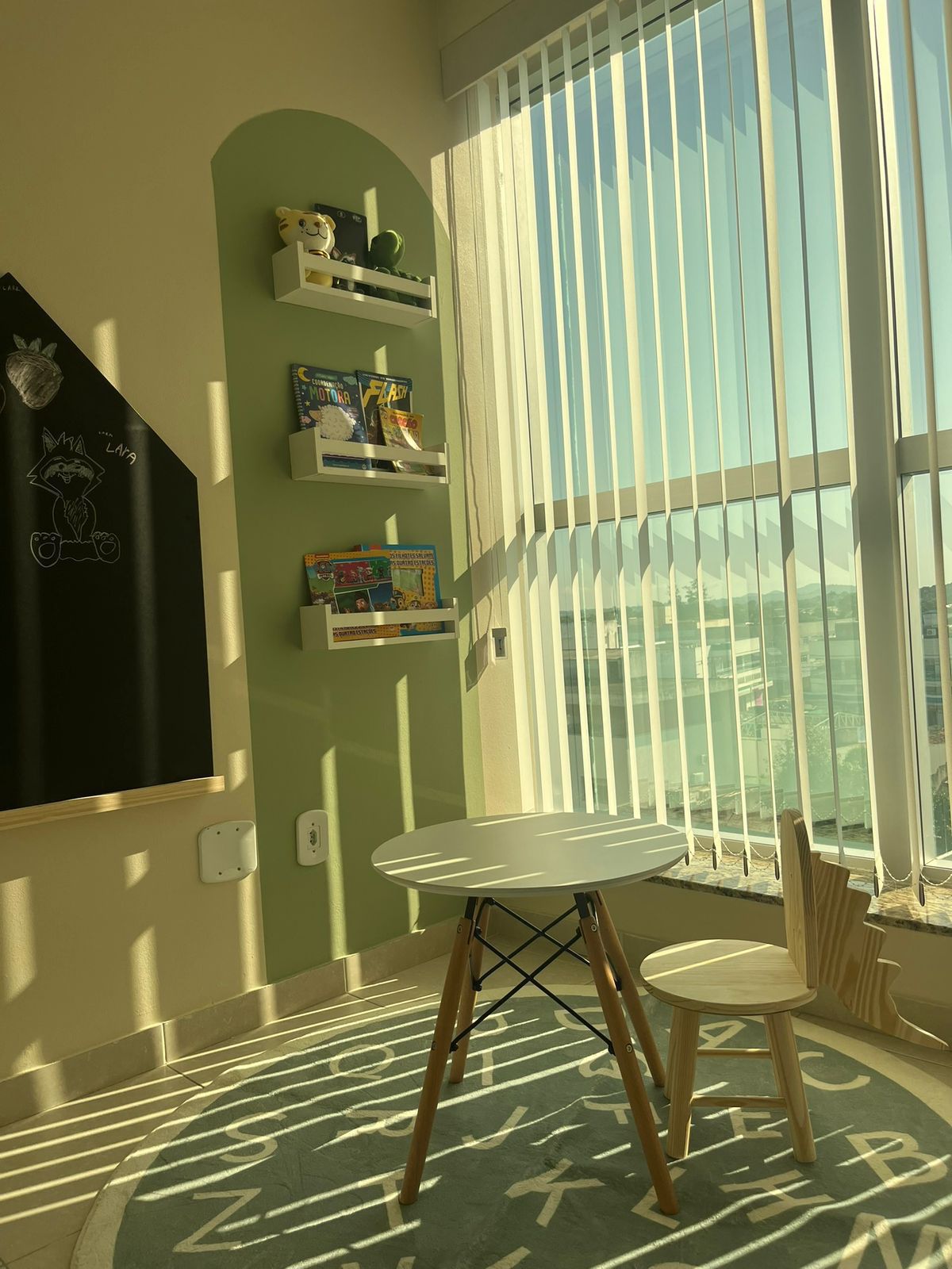 Visão geral do consultório Neuroclin em Araruama, RJ